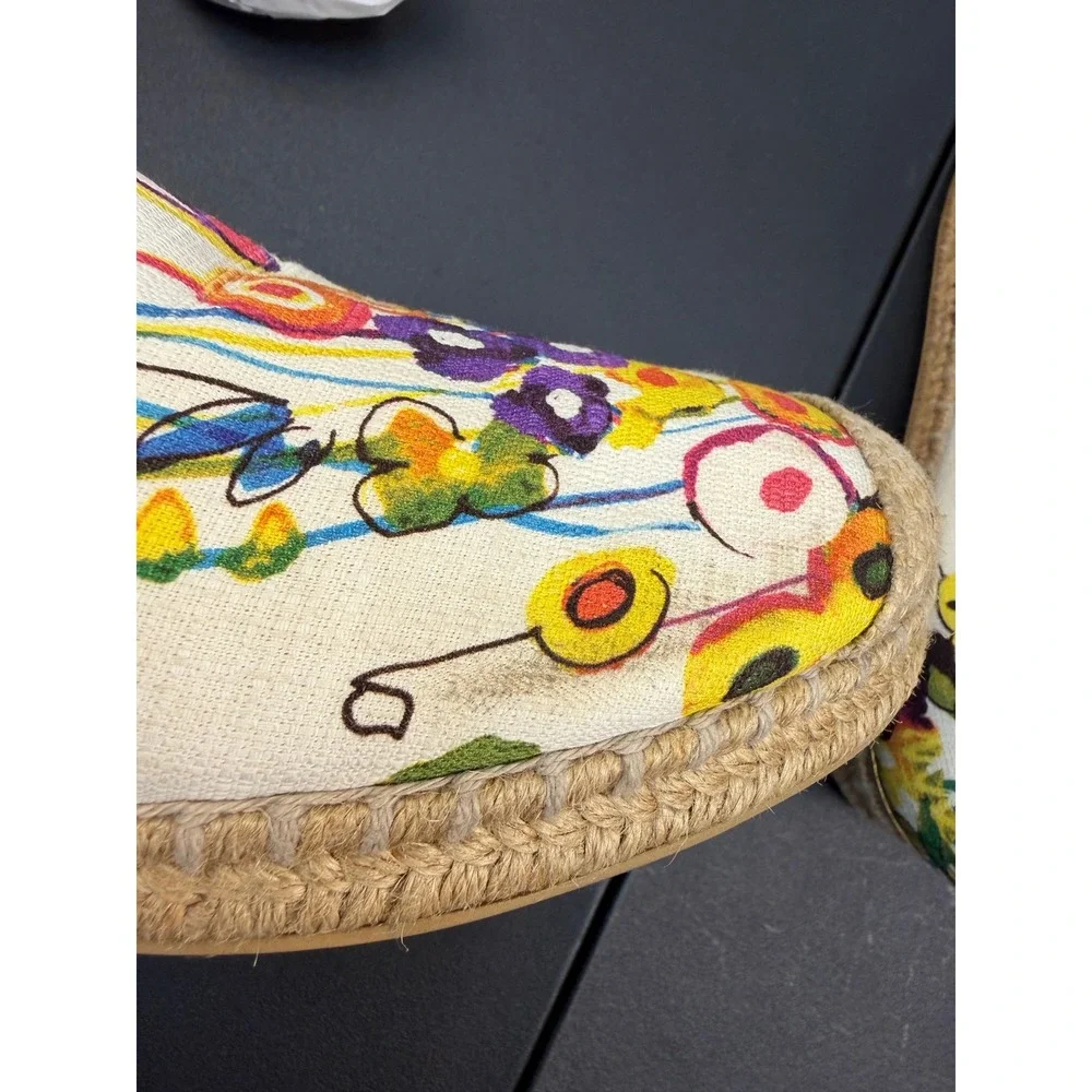 Stuart Weitzman Multicolor Floral Canvas Espadrille Loafers‎ Scalloped Trim Flat
